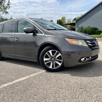 2015 Honda Odyssey Touring Minivan 4D
