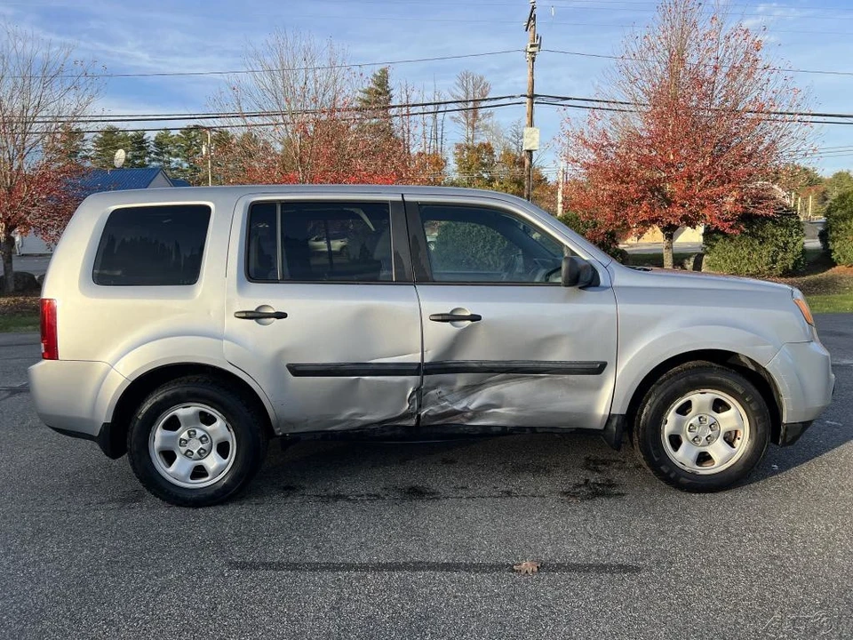 2015 Honda Pilot 2nd Gen - Image 2 of 12