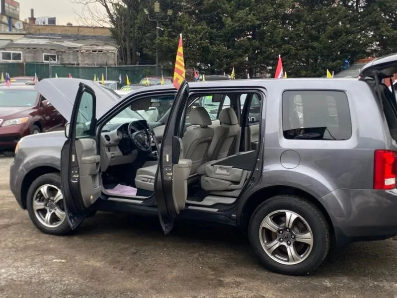2015 Honda Pilot 2nd Gen - Image 4 of 12