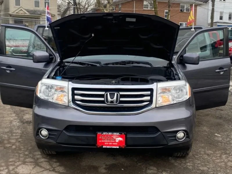 2015 Honda Pilot 2nd Gen - Image 2 of 12
