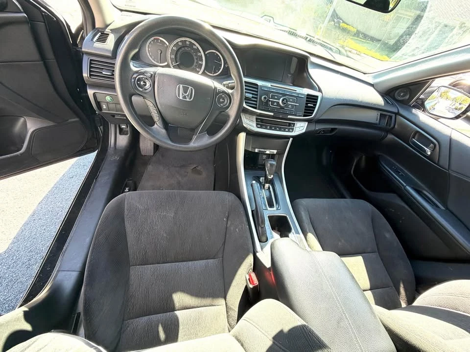 2015 Honda Accord 9th Gen - Image 15 of 17