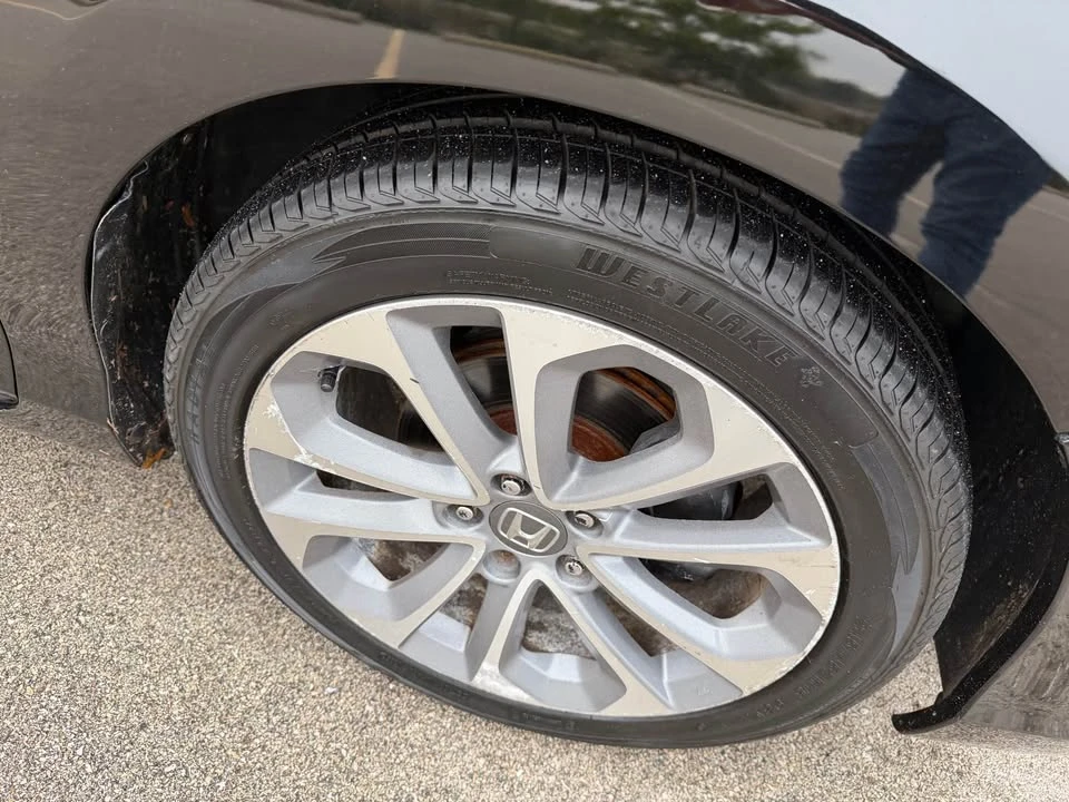 2015 Honda Accord 9th Gen - Image 16 of 17