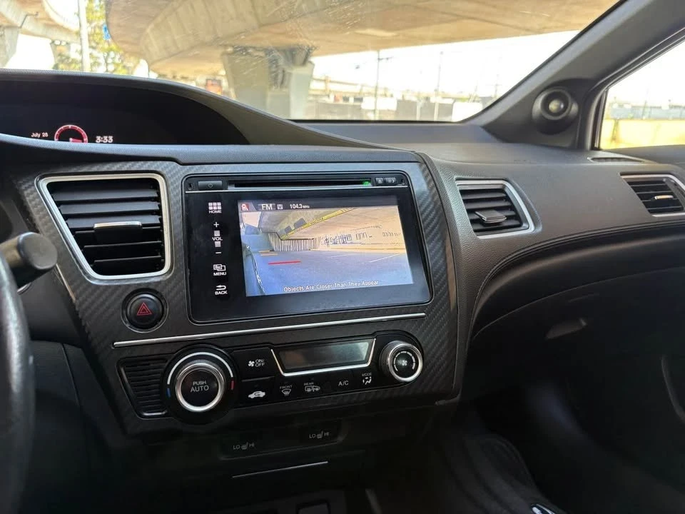 2015 Honda Civic 9th Gen - Image 10 of 17