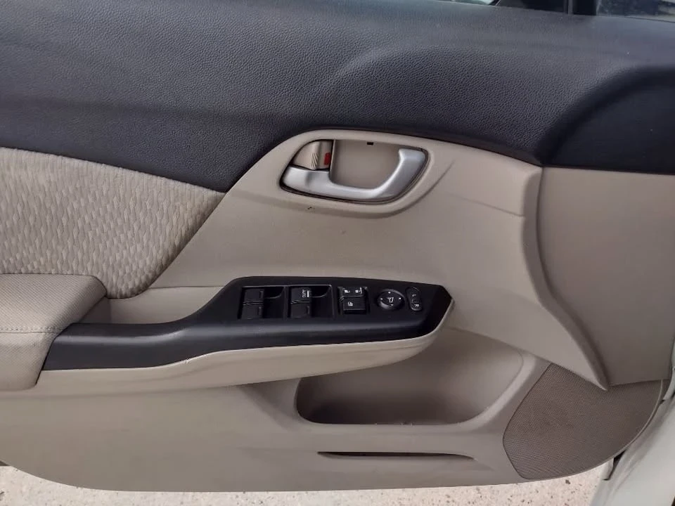 2015 Honda Civic 9th Gen - Image 18 of 20
