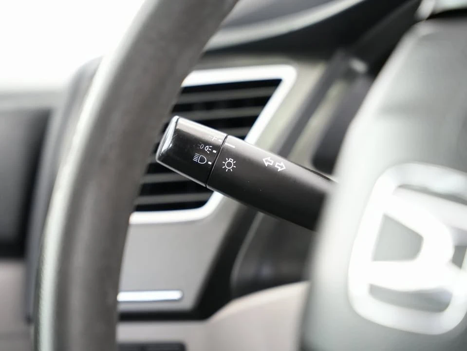 2015 Honda Civic 9th Gen - Image 16 of 20