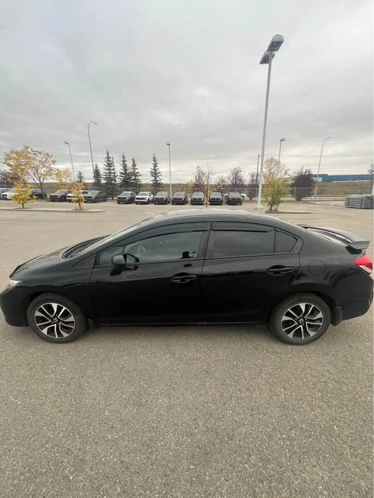 2015 Honda Civic 9th Gen - Image 3 of 12