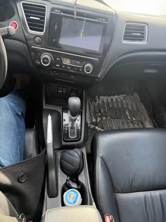 2015 Honda Civic 9th Gen - Image 13 of 17