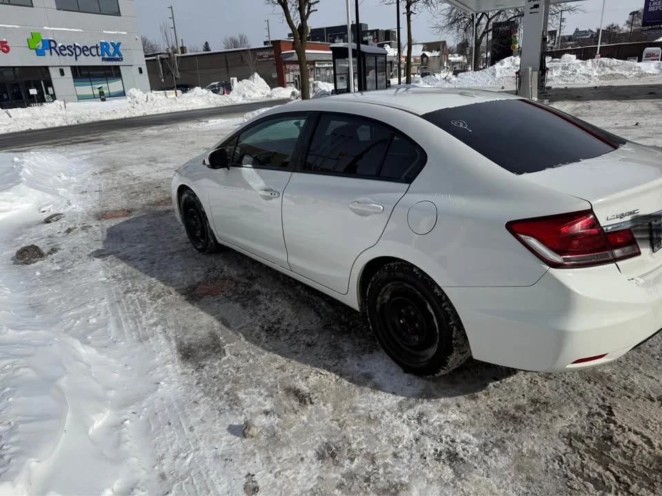 2015 Honda Civic 9th Gen - Image 11 of 17