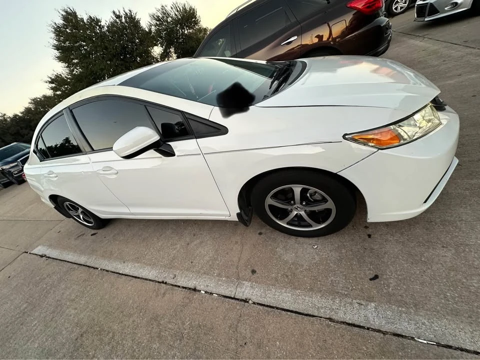 2015 Honda Civic 9th Gen - Image 2 of 9