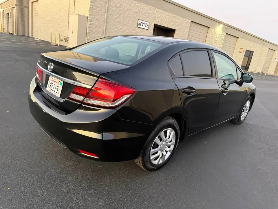 2015 Honda Civic 9th Gen - Image 3 of 13
