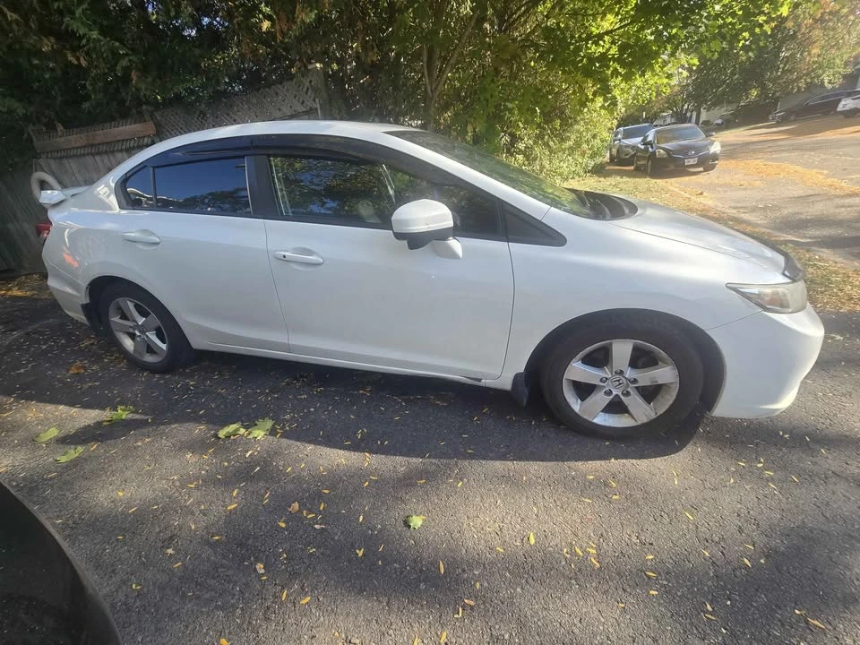 2015 Honda Civic 9th Gen - Image 2 of 10