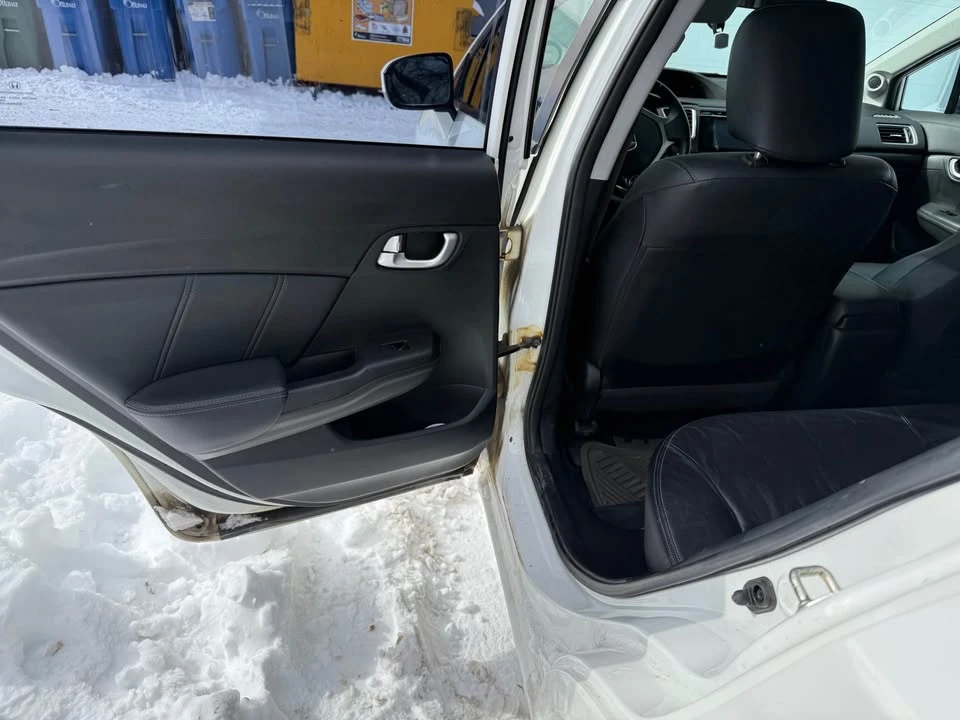 2015 Honda Civic 9th Gen - Image 2 of 17