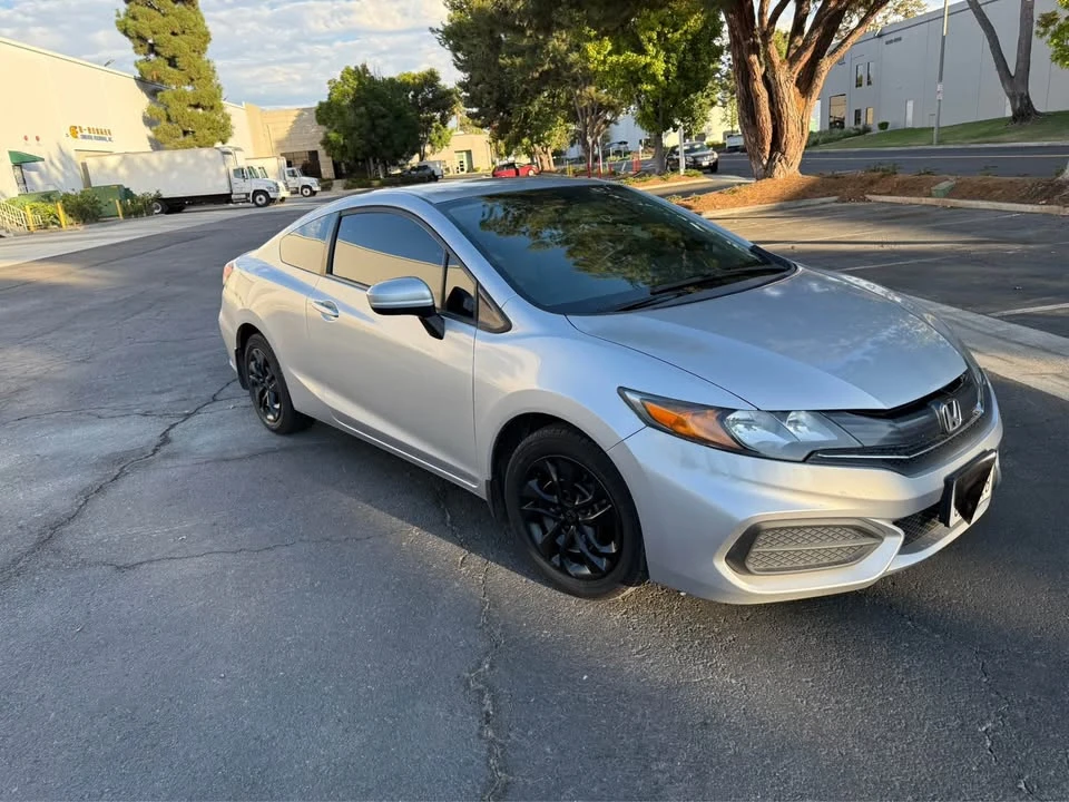2015 Honda Civic 9th Gen - Image 2 of 16