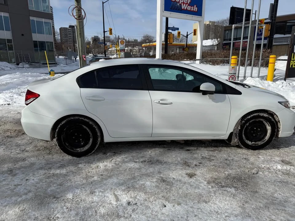 2015 Honda Civic 9th Gen - Image 9 of 17