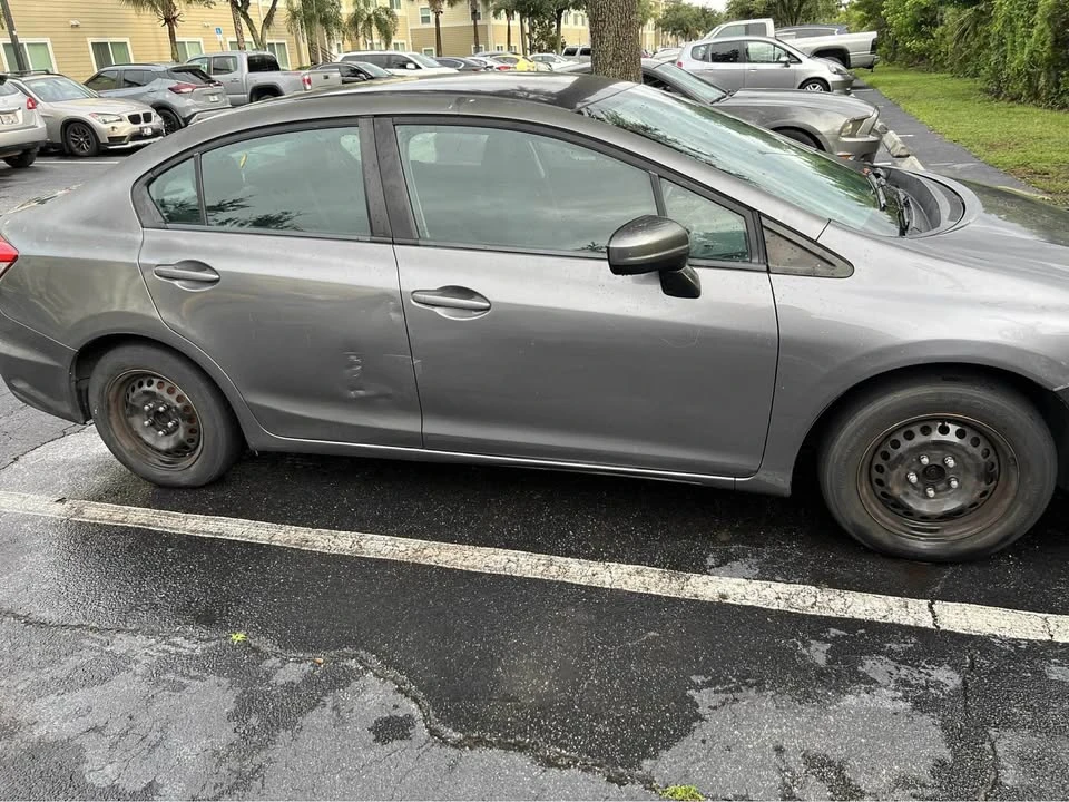 2015 Honda Civic 9th Gen - Image 2 of 5