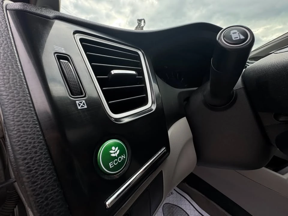 2015 Honda Civic 9th Gen - Image 13 of 19