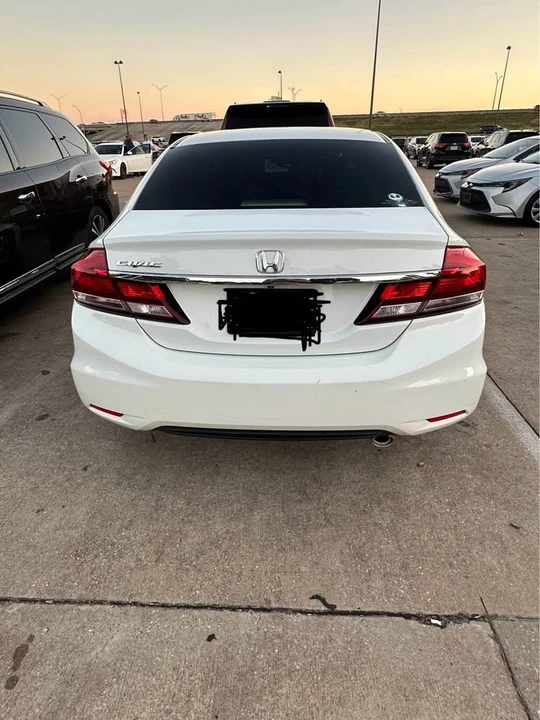 2015 Honda Civic 9th Gen - Image 4 of 9