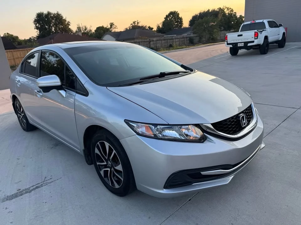 2015 Honda Civic 9th Gen - Image 2 of 12