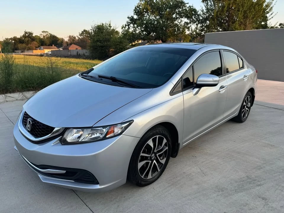 2015 Honda Civic 9th Gen - Image 3 of 12