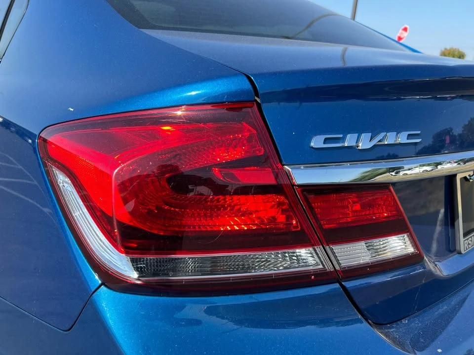 2015 Honda Civic 9th Gen - Image 9 of 20