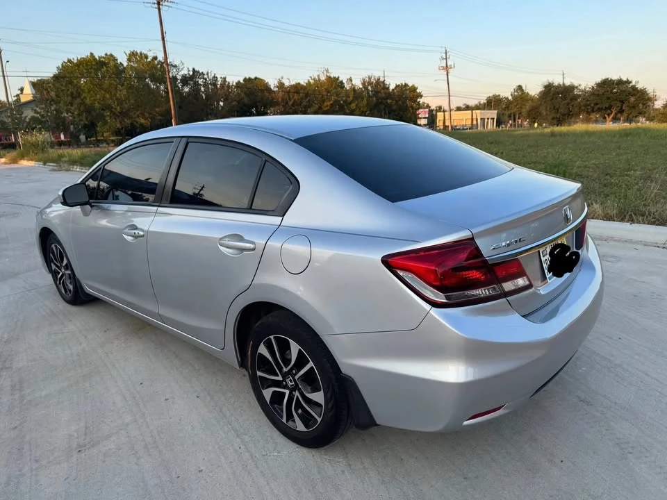 2015 Honda Civic 9th Gen - Image 11 of 12