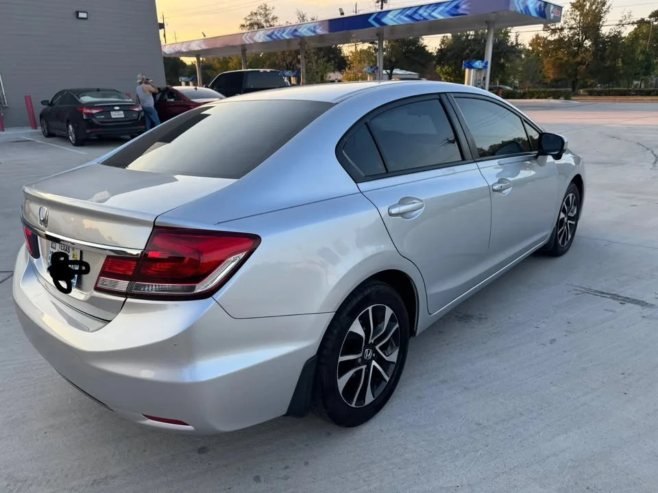 2015 Honda Civic 9th Gen - Image 10 of 12