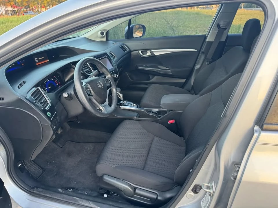 2015 Honda Civic 9th Gen - Image 5 of 12