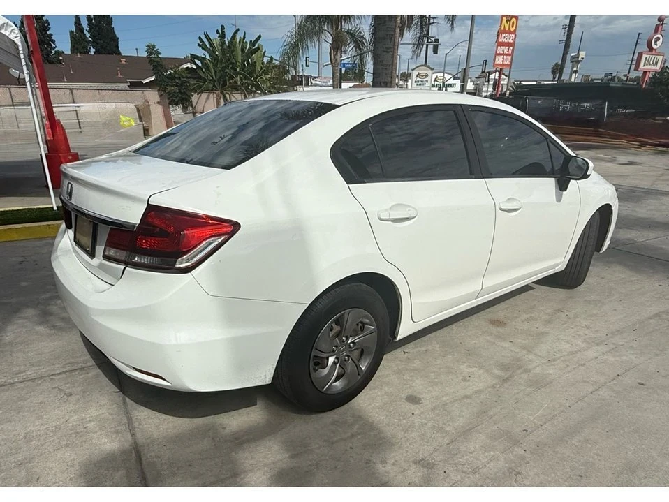 2015 Honda Civic 9th Gen - Image 3 of 11