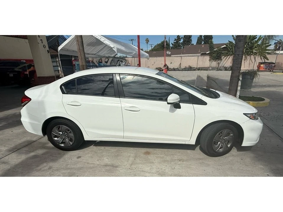 2015 Honda Civic 9th Gen - Image 2 of 11