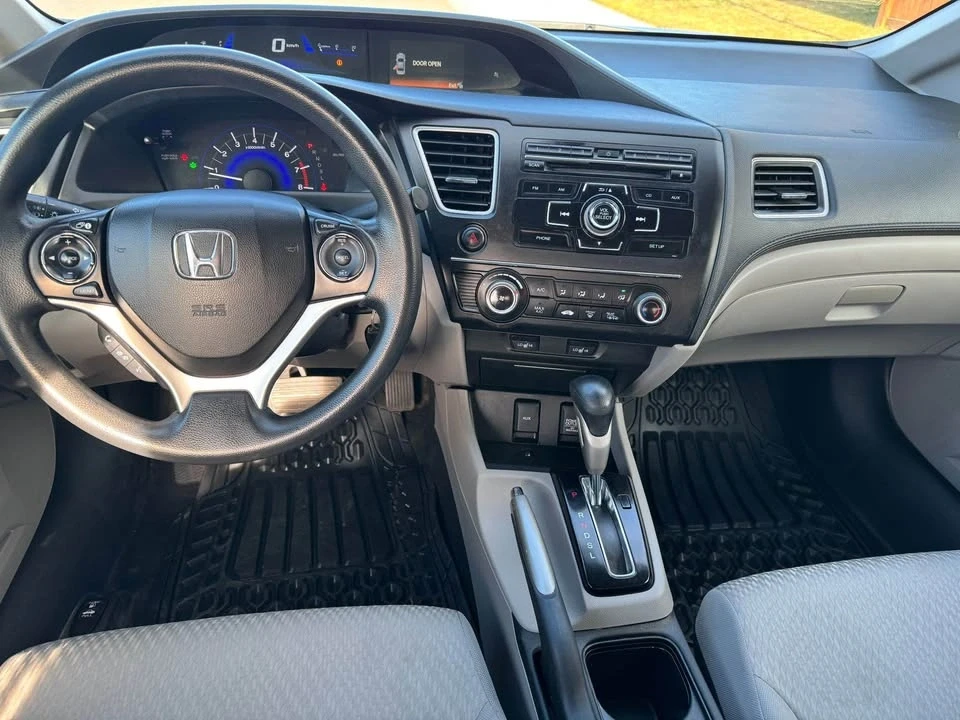 2015 Honda Civic 9th Gen - Image 10 of 20