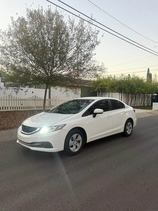 2015 Honda Civic 9th Gen - Image 3 of 5