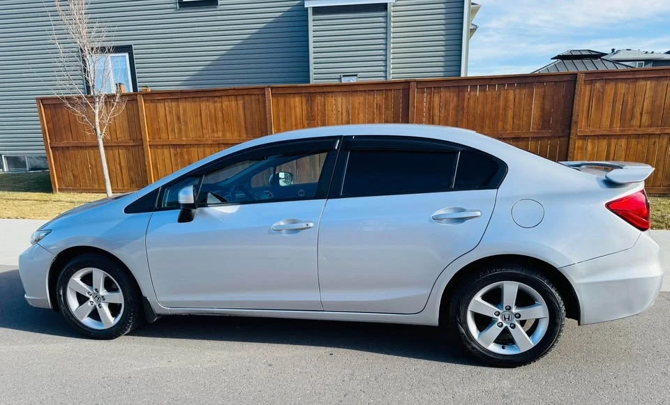 2015 Honda Civic 9th Gen - Image 2 of 20
