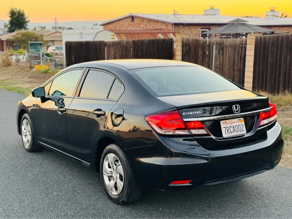 2015 Honda Civic 9th Gen - Image 4 of 10