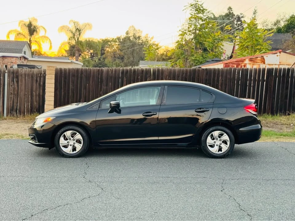 2015 Honda Civic 9th Gen - Image 3 of 10