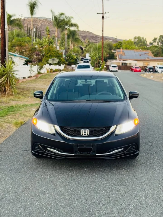 2015 Honda Civic 9th Gen - Image 2 of 10