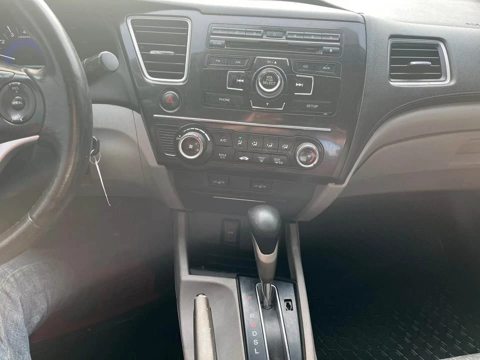 2015 Honda Civic 9th Gen - Image 7 of 9