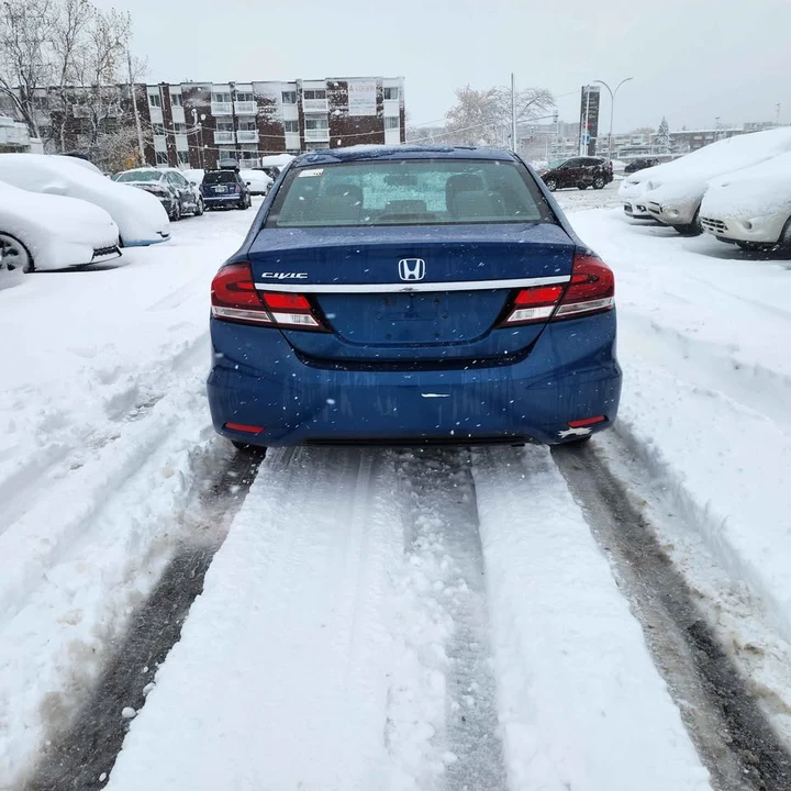 2015 Honda Civic 9th Gen - Image 6 of 14