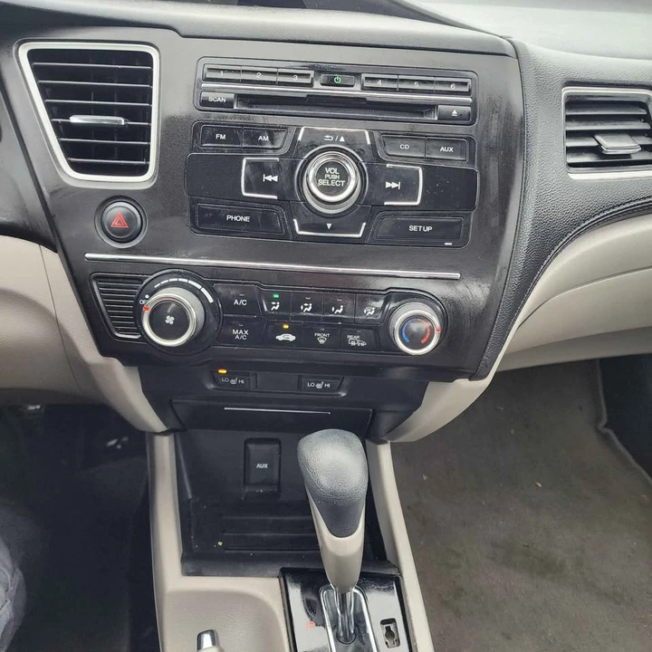 2015 Honda Civic 9th Gen - Image 11 of 14