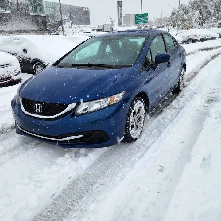 2015 Honda Civic 9th Gen - Image 2 of 14