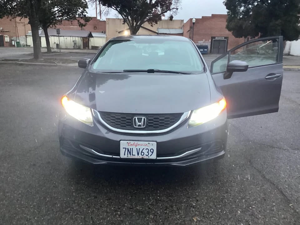 2015 Honda Civic 9th Gen - Image 2 of 9