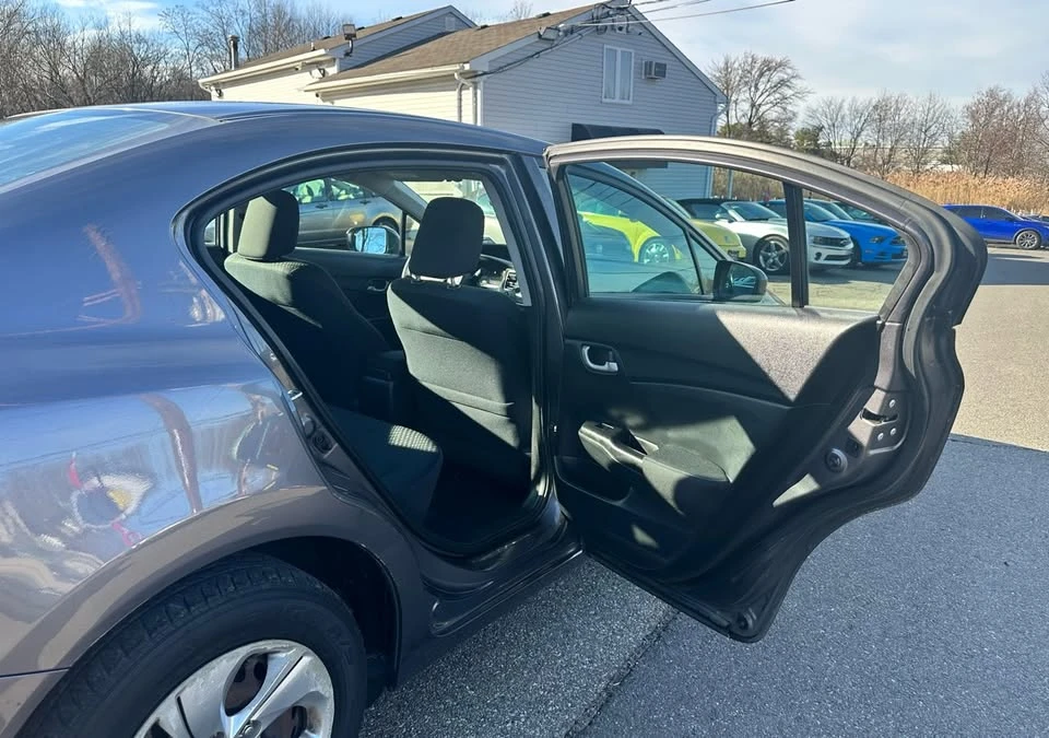 2015 Honda Civic 9th Gen - Image 14 of 17