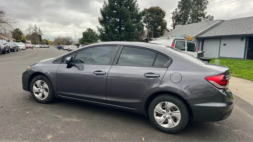 2015 Honda Civic 9th Gen - Image 3 of 7