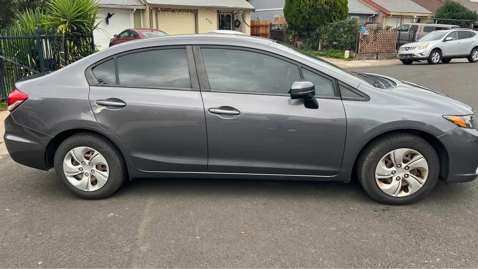 2015 Honda Civic 9th Gen - Image 6 of 7