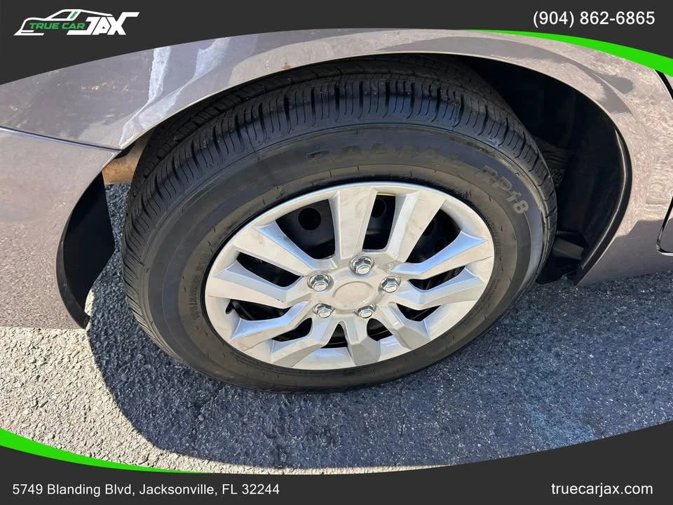 2015 Honda Civic 9th Gen - Image 9 of 20