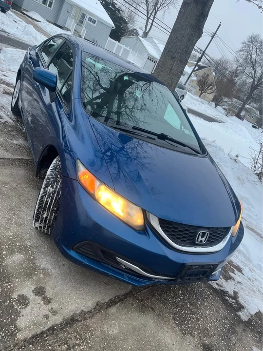 2015 Honda Civic 9th Gen - Image 2 of 9