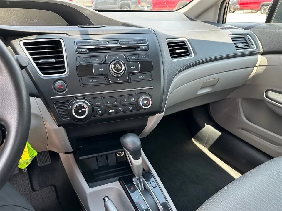 2015 Honda Civic 9th Gen - Image 17 of 19