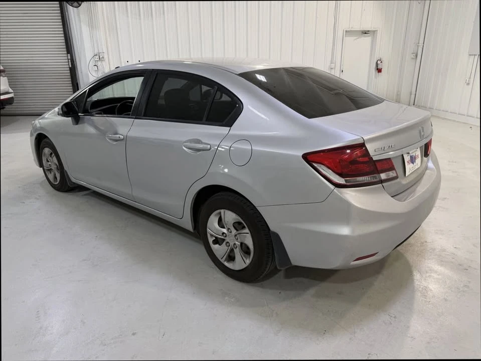 2015 Honda Civic 9th Gen - Image 2 of 16