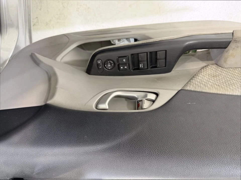 2015 Honda Civic 9th Gen - Image 10 of 16