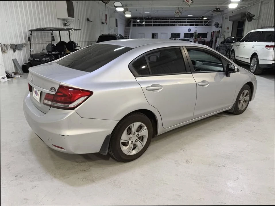2015 Honda Civic 9th Gen - Image 4 of 16