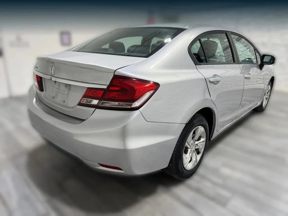 2015 Honda Civic 9th Gen - Image 2 of 11